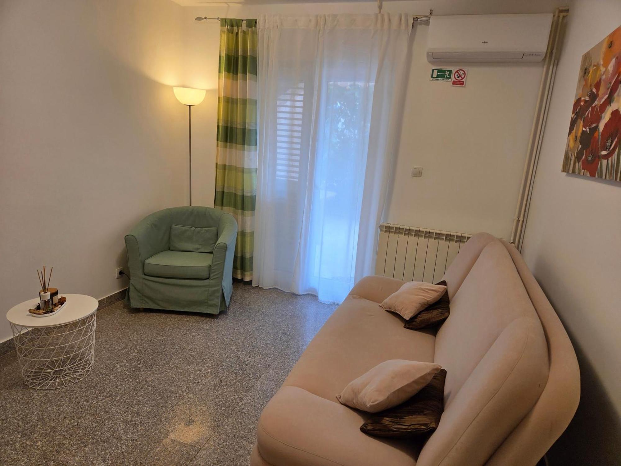Apartment Rajci Cres Exteriör bild